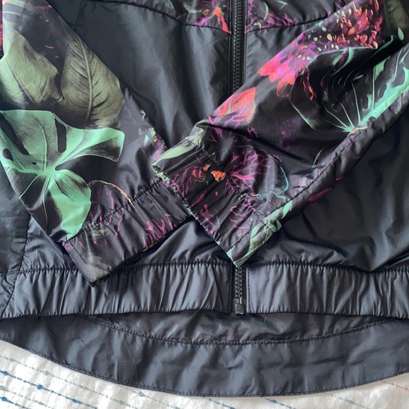 Nike Girls Windbreaker Jacket - Picture 5 of 7